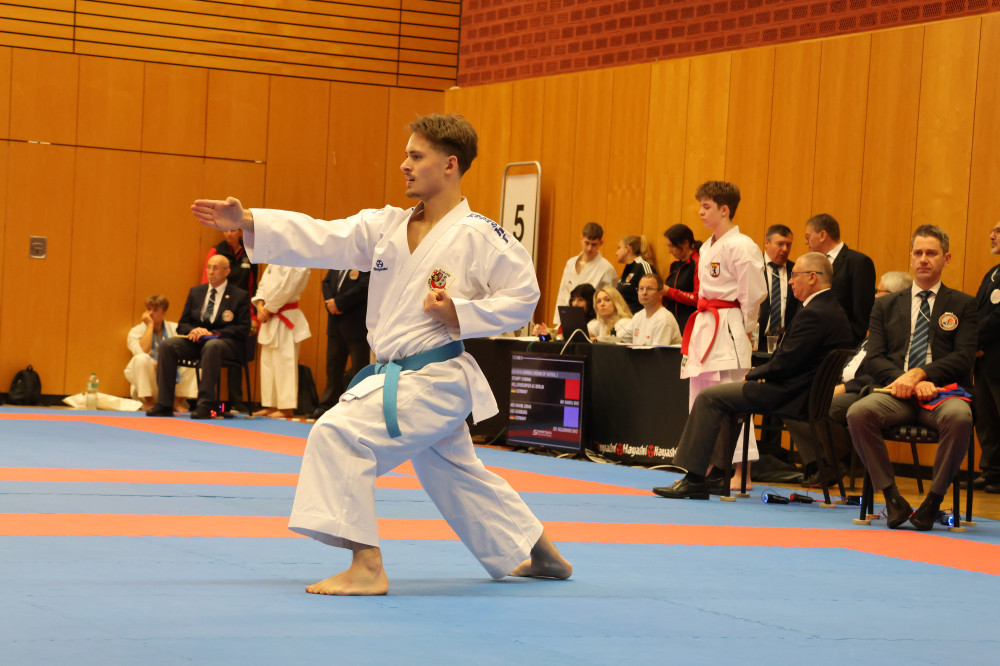 U21-04